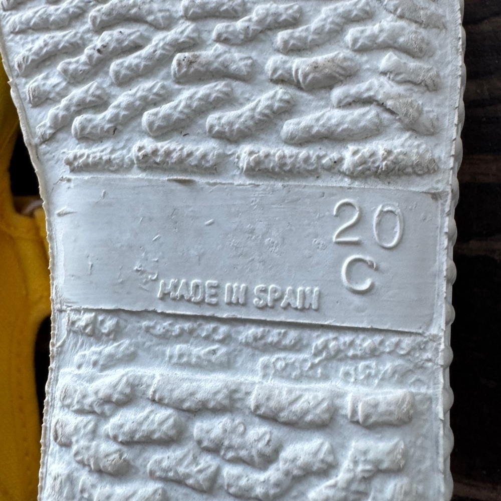 Cienta Canvas Yellow and White Mary Jane Shoe - Picture 7 of 10